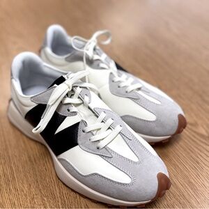 New Balance 327 moonbeam outerspace, size 9.5